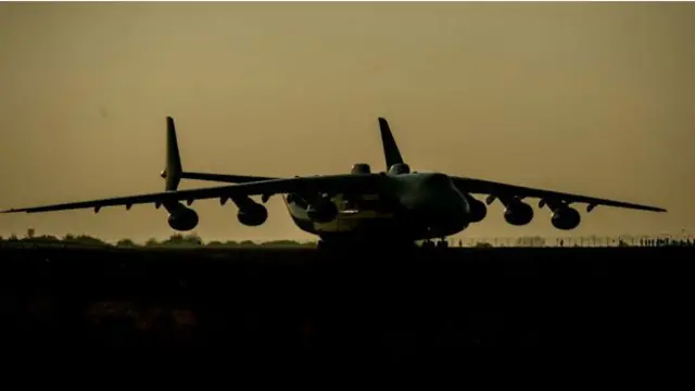 Ан-225 вилітає з Праги