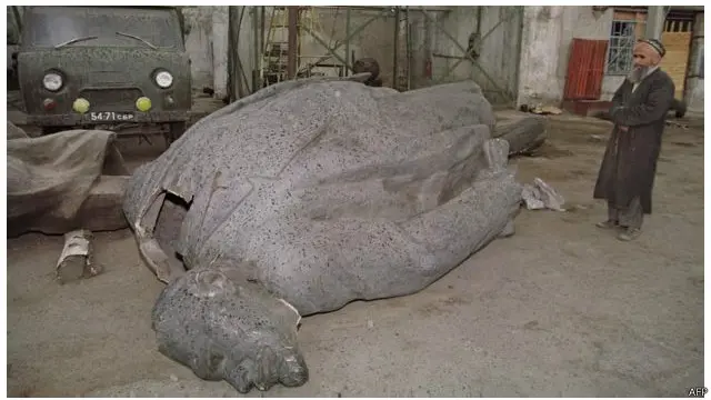 1991 йили Шўролар Иттифоқи парчаланди, қадриятлар ўзгарди.