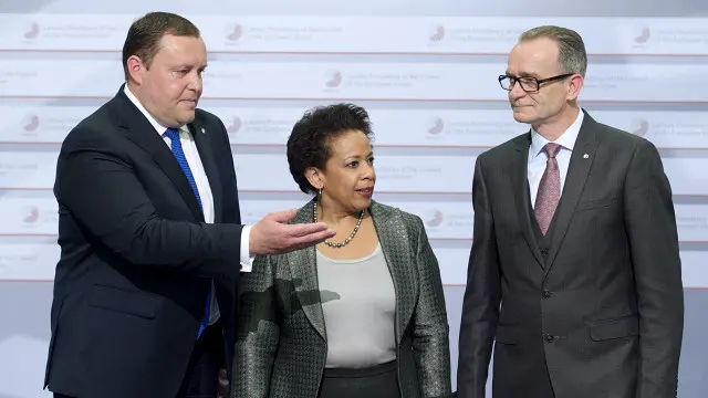 Дзинтарс Расначс (справа)