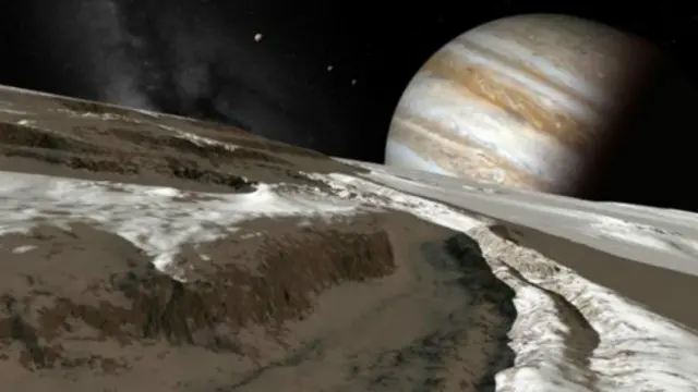 木卫二（Europa）被木星引力引起的潮汐力所加热。