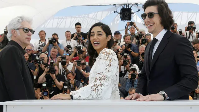 يترسم المخرج جارموش (يسار) في فيلمه الجديد خطى الشاعر الأمريكي وليام كارلوس ويليامز في قصيدته الملحمية "باترسون".