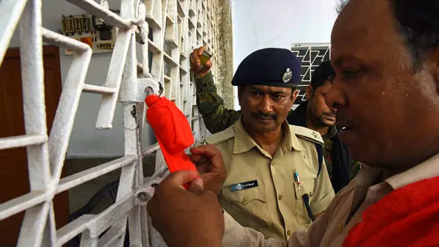 मनोरमा देवी के घर को सील कती पुलिस.