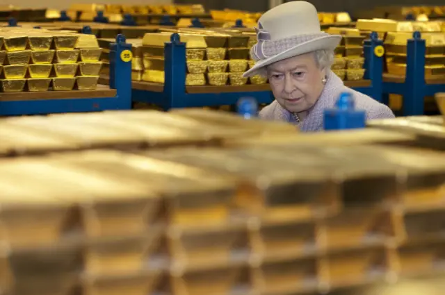 Королева в золотом хранилище