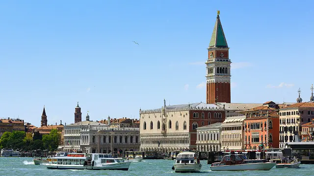 Забагато туристів - теж не добре?