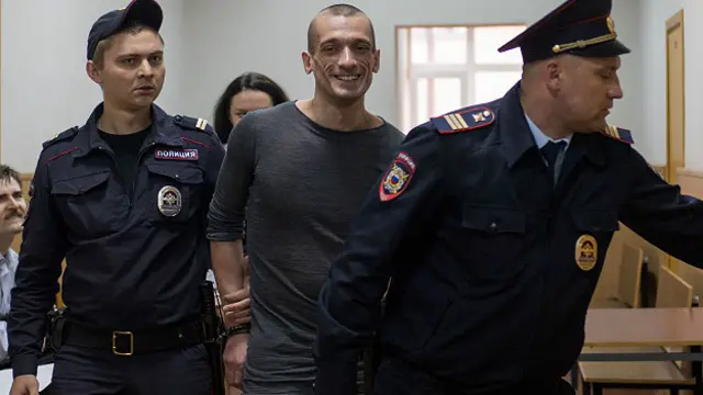 Павленский в суде