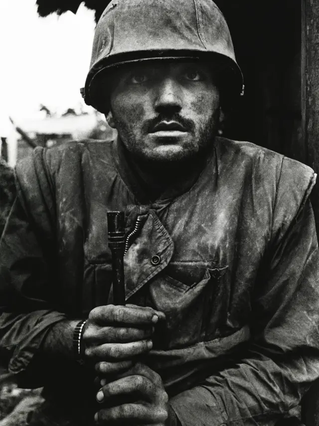 "Проблема в том, что это фото стало уже каноническим - как Мона Лиза, но в другом смысле", - говорит Дон Маккалин