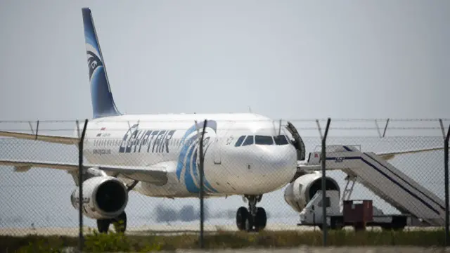 په تېره مارچ میاشت کې، د مصر هوايي چلند یوه الوکته قبرص ته وتښتول شوه. 