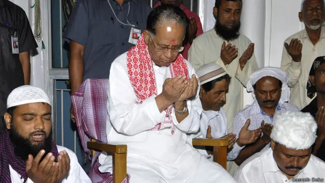 तरुण गोगोई.