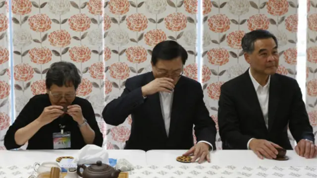 張德江訪問一家安老中心。