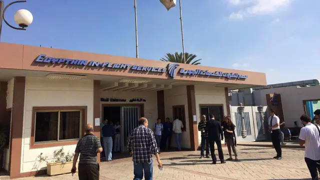 فتحت شركة مصر للطيران غرفة طوارئ لأسر المسافرين في مطار القاهرة