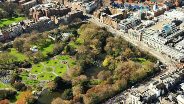 空中俯瞰圣·斯蒂芬的绿地（图片来源：Irish Defence Forces/Getty）