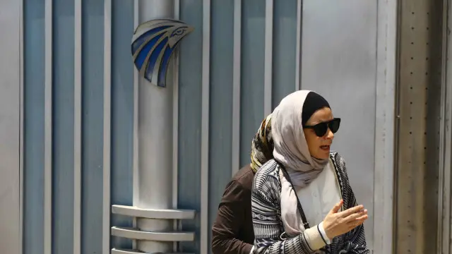 بعض أسر الضحايا كانوا موجودين في ميناء القاهرة الجوي انتظارا لذويهم وفوجئوا بالأنباء