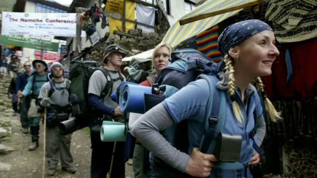 Ascenso al campamento base del Everest