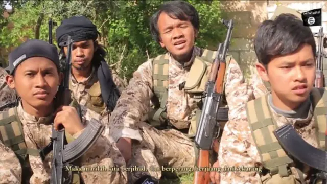 ISIS kerap merilis video propaganda yang menampilkan remaja dan bocah laki-laki berperawakan Melayu sedang memanggul senjata api.