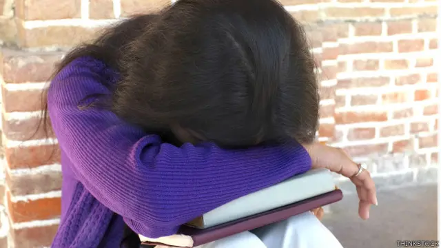 د عامې روغتیا وزارت چارواکي وايي؛ دا مرستې اشخاص او ټولنو ته وړتیا وربخښي چې په بیړنیو حالاتو کې خپل خپګان او وضعیت کنټرول کړي.