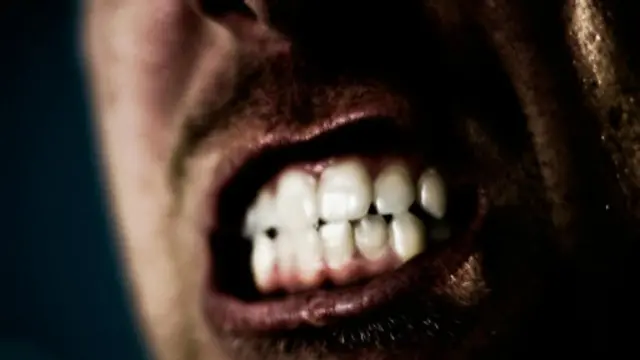 即使是普通人，只要找准了位置也可以举起惊人重物。