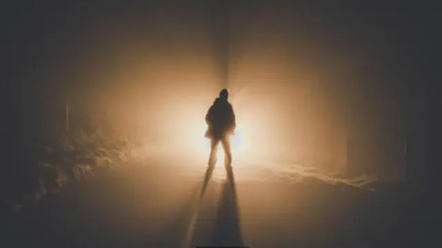 关于人们抬起汽车拯救生命的都市传说有一定真实成分。