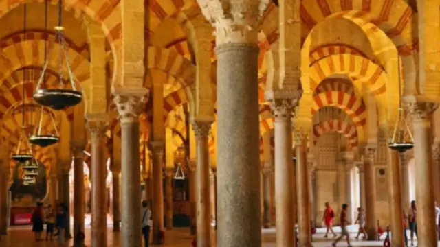 西班牙南部有众多美丽的建筑