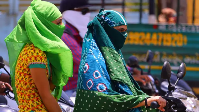 Фото: женщины на мотоцикле