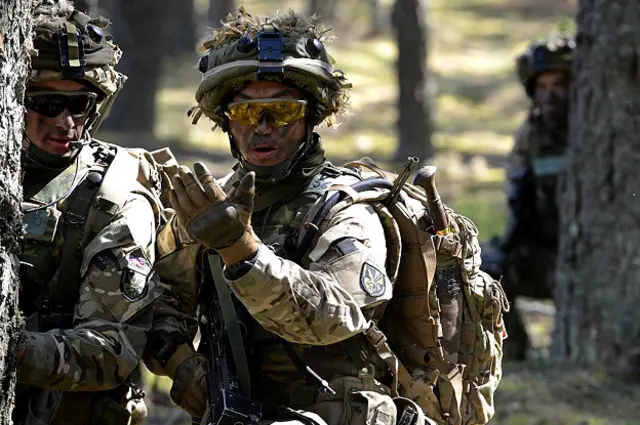 британские гуркхи на учениях в Латвии