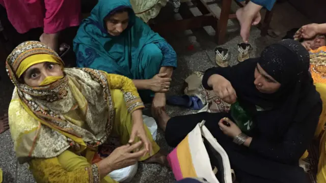 دوسری جانب پیپلز پارٹی کے سینیٹر فرحت اﷲ بابر نے اوکاڑہ ملٹری فارم کے مزارعین کے خلاف ریاستی طاقت کے استعمال سے پیدا ہونے والے مضمرات پر بحث کے لیے سینیٹ میں تحریکِ التوا جمع کروا دی ہے۔