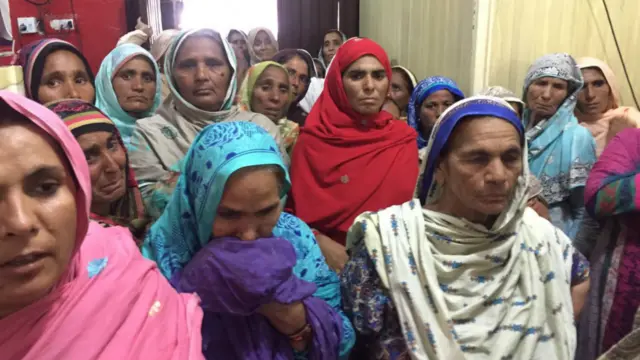 گذشتہ ماہ عوامی ورکرز پارٹی کے جنرل سیکریٹری فاروق طارق نے کہا تھا کہ انجمنِ مزارعین نے کسانوں کے عالمی دن کے موقعے پر ایک کنونشن کی تیاری کی تھی لیکن ضلعی انتظامیہ نے اس پر نیشنل ایکشن پلان کے تحت پابندی عائد کر دی اور کہا کہ یہ دہشت گردی ہے۔