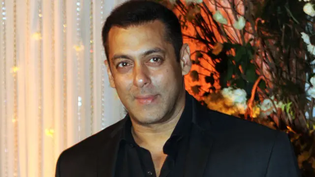 اس کے بعد سلمان خان کے یہاں پارٹی دیر رات تک چلی تھی