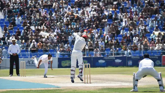 کابل په لومړي ځل د کرېکټ په ډګر کې د یوې بهرنۍ لوبډلې کوربه توب کوي