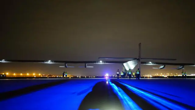 阳光动力号在俄克拉荷马州的塔尔萨准备起飞。