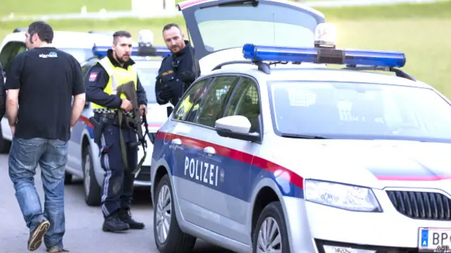 جب یہ واقعہ پیش آيا تو اس وقت وہاں پر لائٹیں بہت کم جل رہی تھیں اور لائٹ مدھم تھی