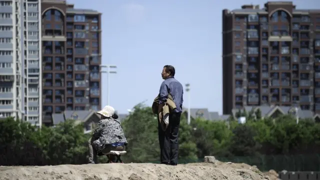 保增长、调控楼市、抑制泡沫、控制债务、推进改革,中国决策层面临多重挑战。