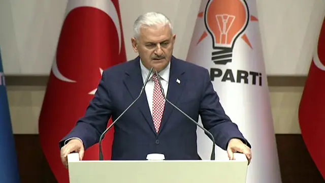 حکمراں جماعت اے کی پارٹی کی جانب سے رہنما منتخب ہونے سے قبل پارٹی کی کانگریکس سے اپنے خطاب میں بن علی یلدرم نے ملک میں ایک نیا آئین اپنانے پر زور دیا