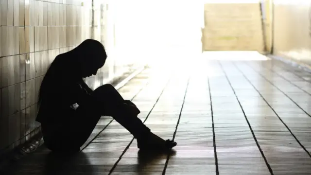 Es un tipo de autolesión y el objetivo no es quitarse la vida, sino reducir su dolor emocional.