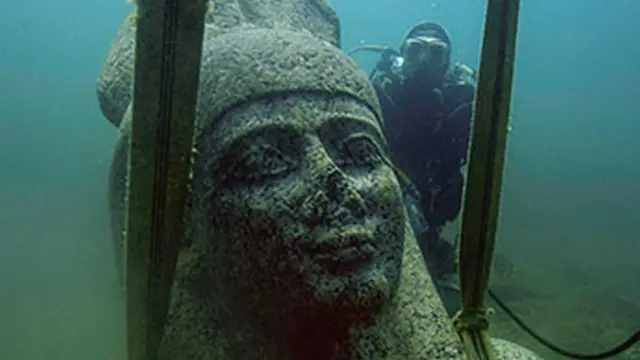 Estatua del dios Hapi hallada en Thonis-Heracleion