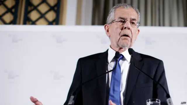 Победа на президентских выборах в Австрии независимого кандидата Ван дер Беллена над кандидатом от крайне правой Партии свободы Норбертом Хоферном не сможет сдержать националистические настроения в Европе, пишет Independent