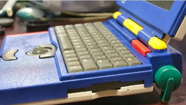 Una PowerBook 170 poco usual: solo unas 500 unidades fueron hechas en estos colores.