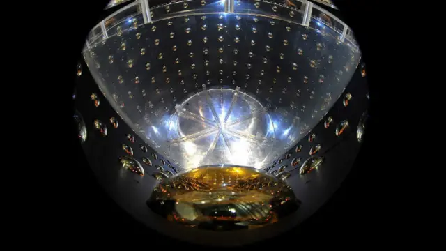 El experimento en bahía Daya es uno de los pocos del mundo que puede ayudar a comprender mejor el comportamiento de los neutrinos.