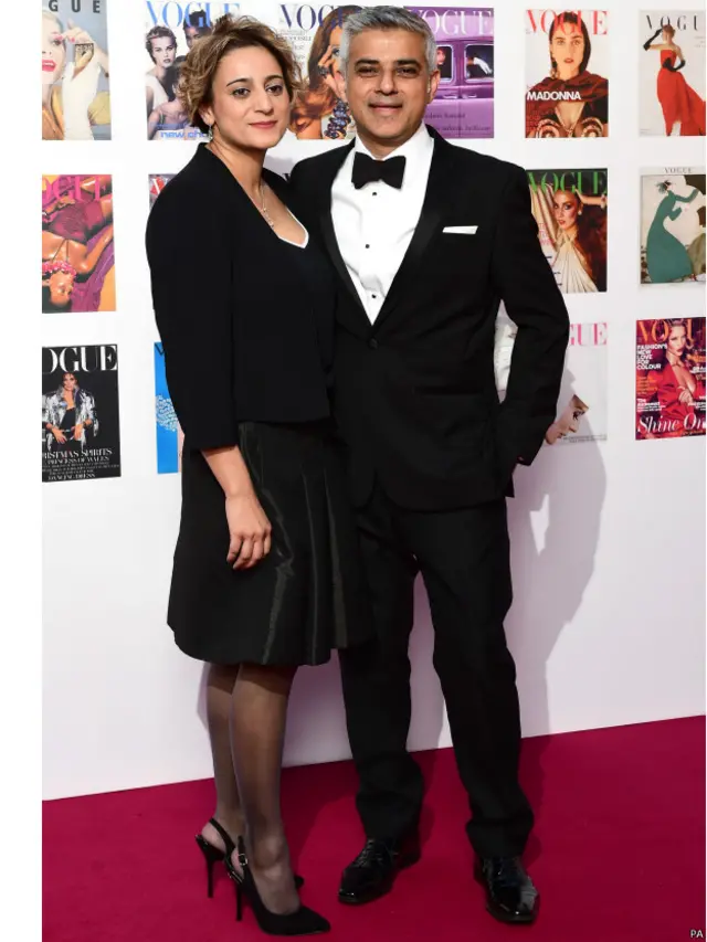 Гости гала-вечера - новый мэр Лондона Садик Хан с супругой
