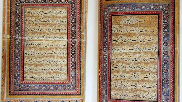 غالب کے فارسی کلام کا نادر نسخہ صدر حسن روحانی کو پیش کیا