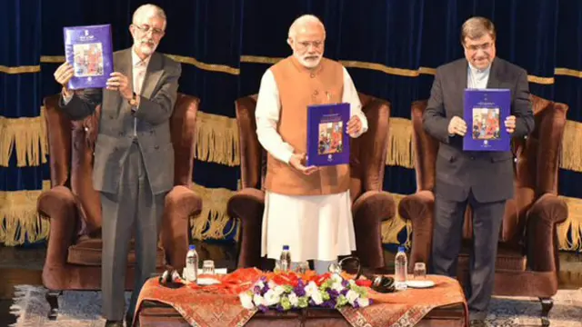 بیرون ملک کے دورے میں وہ پہلے ہی سب کو پیچھے چھوڑ چکے ہیں