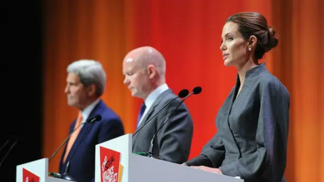 أنجلينا جولي ووليام هيغ استضافا عام 2014 مؤتمرا عالميا يهدف لإنهاء العنف الجنسي في مناطق الصراع