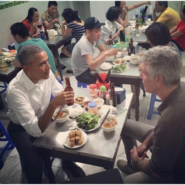 美国总统奥巴马到访越南三天，期间与名厨、著名美食节目主持人安东尼‧波登（Anthony Bourdain）在河内的一间餐厅共进晚餐
