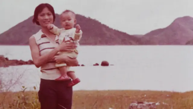 李洁馨与一岁女儿重游吉澳