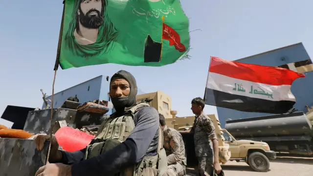 د ایران په ملاتړ ملېشو او وسله والو، چې په جګړه کې یې ګډون کړی، د ښار پر ځینو دېوالونو ''له ایران نه مننه'' توري لیکلي دي.