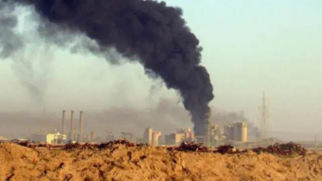 عراقی فورسز نے فلوجہ میں دولتِ اسلامیہ کی صفوں پر بمباری کی