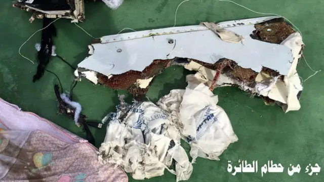 Restos del avión de EgyptAir