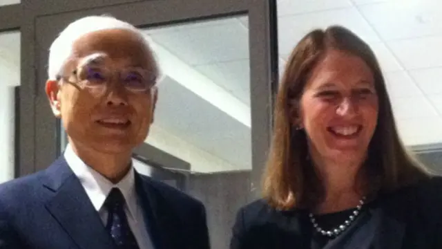 台灣衛生福利部部長林奏延與美國衛生部部長伯韋爾在WHA會談。