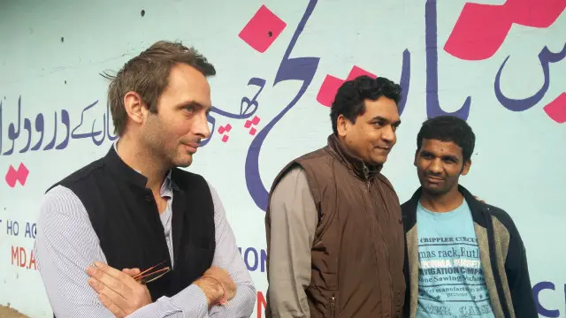 कपिल मिश्र कलाकारों के साथ