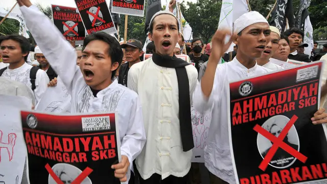 Salah satu aksi penolakan terhadap kelompok Ahmadiyah.