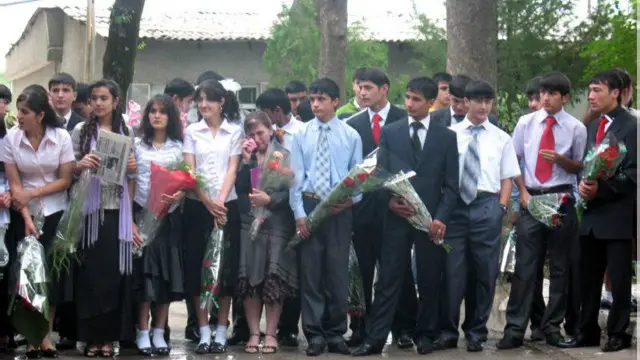 Məktəblərdə "son zəng" bayramına qadağa qoyulub